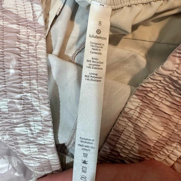 Lululemon casual shorts.  POCKETS! - Picture 4 of 7